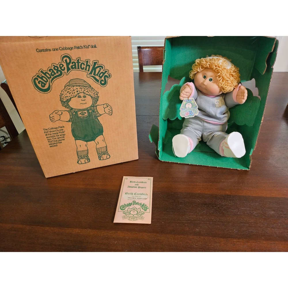 Cabbage Patch Kids Doll Delora Fernanda Blonde Hair Green Eyes Sweatsuit Box